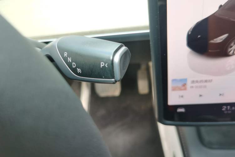 Used Tesla Model Y 2022 Revised Version Rear-Wheel Drive Gear Lever