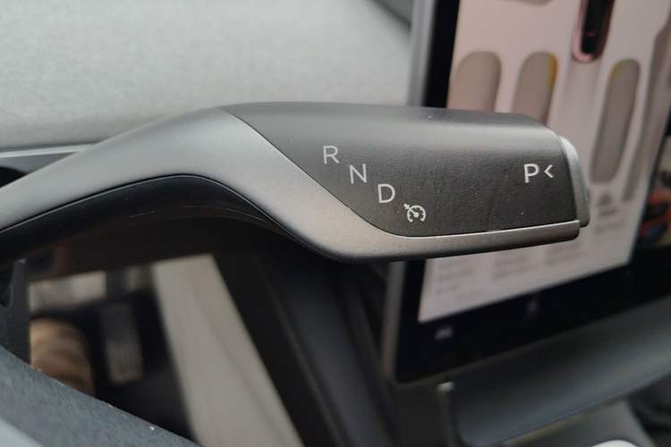 Used Tesla Model Y 2022 Revised Version Rear-Wheel Drive Gear Lever