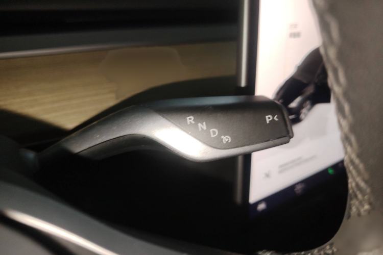 Used Tesla Model Y 2022 Revised Version Rear-Wheel Drive Gear Lever