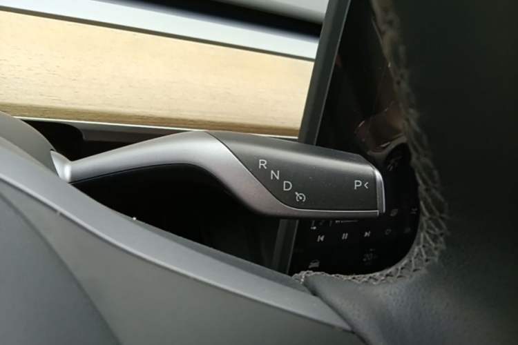 Used Tesla Model Y 2022 Revised Version Rear-Wheel Drive Gear Lever