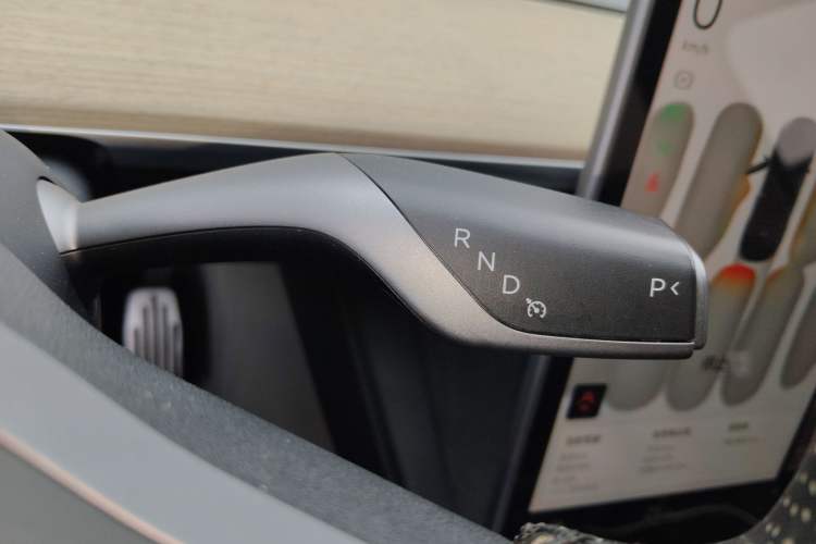 Used Tesla Model Y 2022 Revised Version Rear-Wheel Drive Gear Lever
