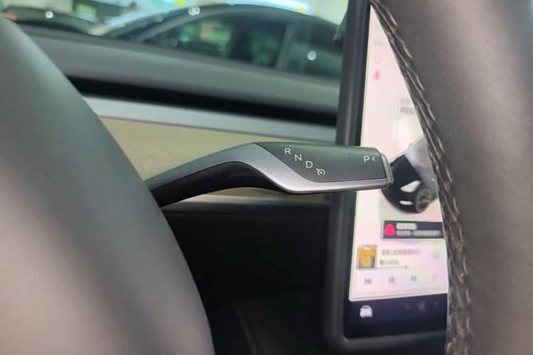 Used Tesla Model Y 2022 Revised Version Rear-Wheel Drive Gear Lever