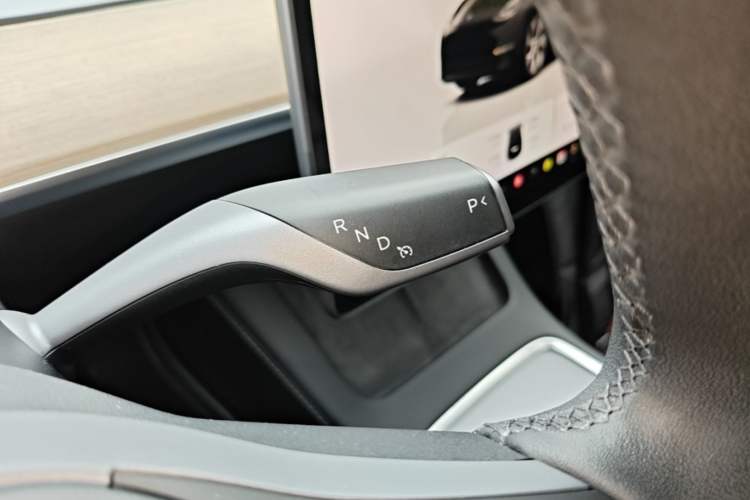 Used Tesla Model Y 2022 Revised Version Rear-Wheel Drive Gear Lever