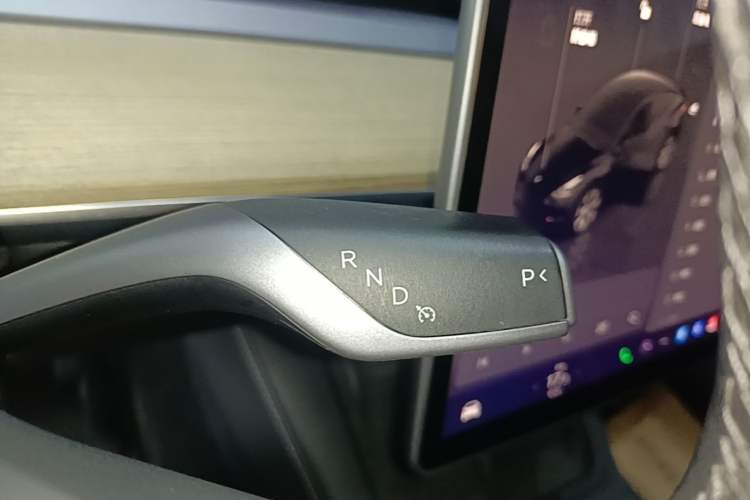 Used Tesla Model Y 2022 Revised Version Rear-Wheel Drive Gear Lever