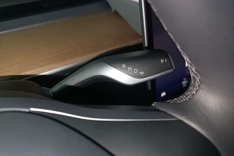 Used Tesla Model Y 2022 Long-Range All-Wheel-Drive Version Gear Lever