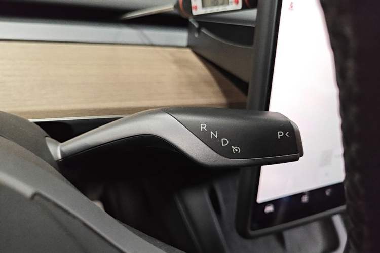 Used Tesla Model Y 2022 Revised Version Rear-Wheel Drive Gear Lever