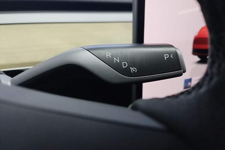 Used Tesla Model Y 2022 Revised Version Rear-Wheel Drive Gear Lever