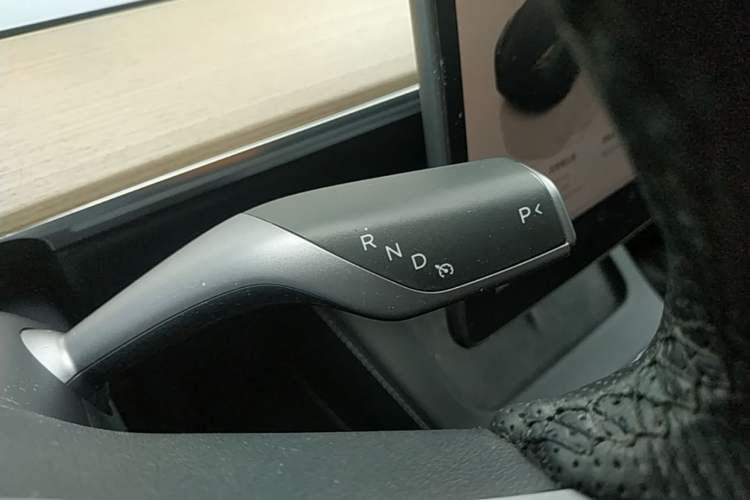 Used Tesla Model Y 2022 Revised Version Rear-Wheel Drive Gear Lever