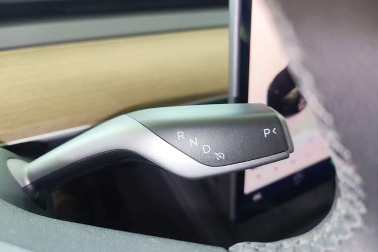 Used Tesla Model Y 2022 Revised Version Rear-Wheel Drive Gear Lever