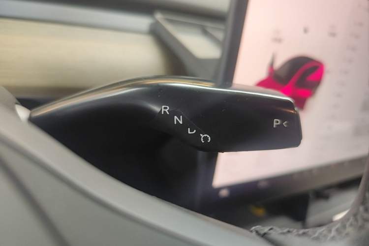 Used Tesla Model Y 2022 Revised Version Rear-Wheel Drive Gear Lever
