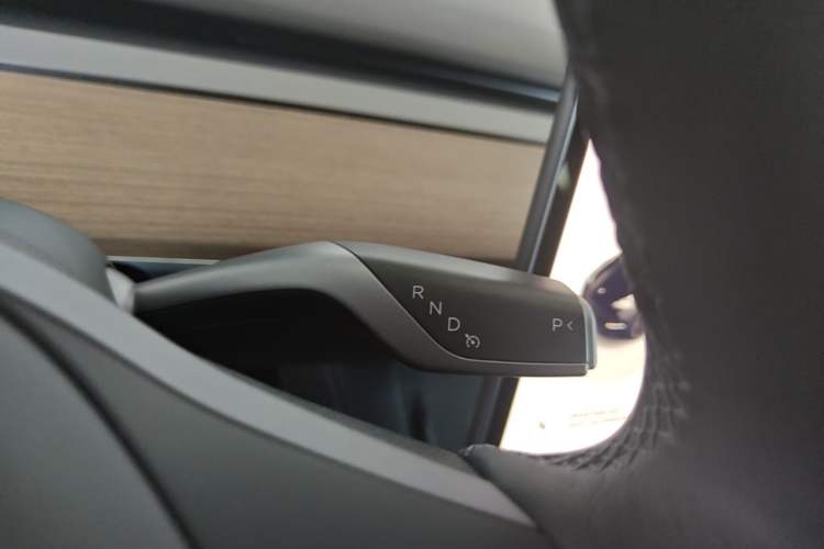 Used Tesla Model Y 2022 Long-Range All-Wheel-Drive Version Gear Lever
