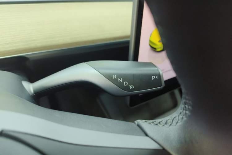 Used Tesla Model Y 2022 Revised Version Rear-Wheel Drive Gear Lever