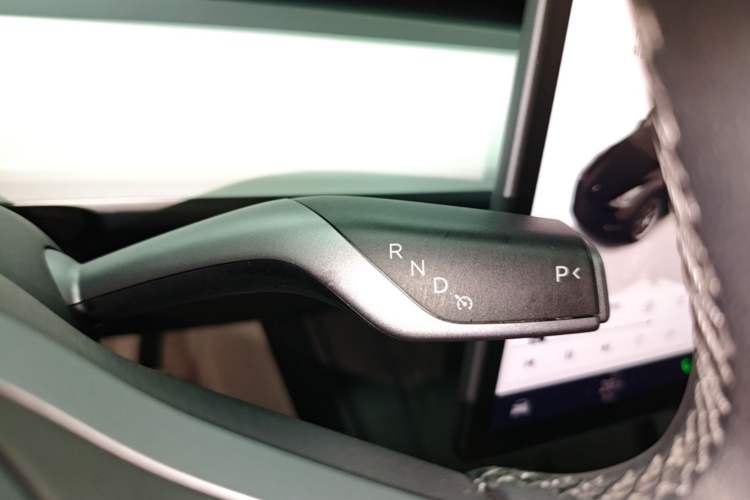 Used Tesla Model Y 2022 Revised Version Rear-Wheel Drive Gear Lever