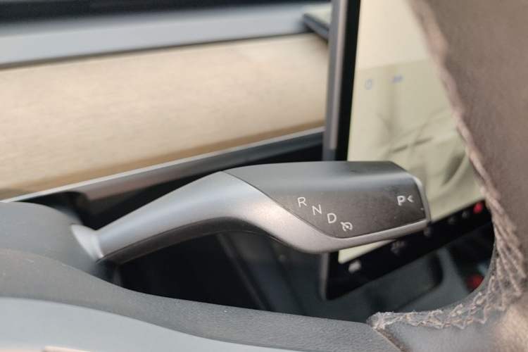 Used Tesla Model Y 2022 Revised Version Rear-Wheel Drive Gear Lever