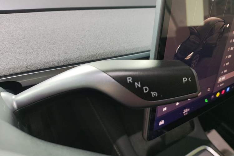 Used Tesla Model Y 2022 Revised Version Rear-Wheel Drive Gear Lever
