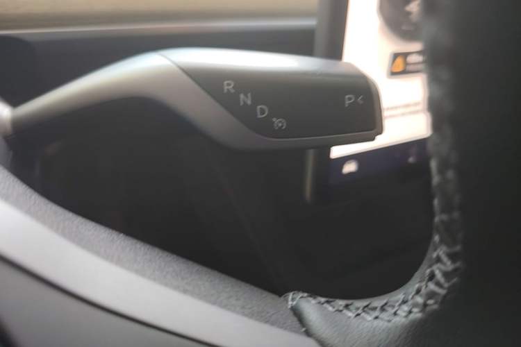 Used Tesla Model Y 2022 Revised Version Rear-Wheel Drive Gear Lever