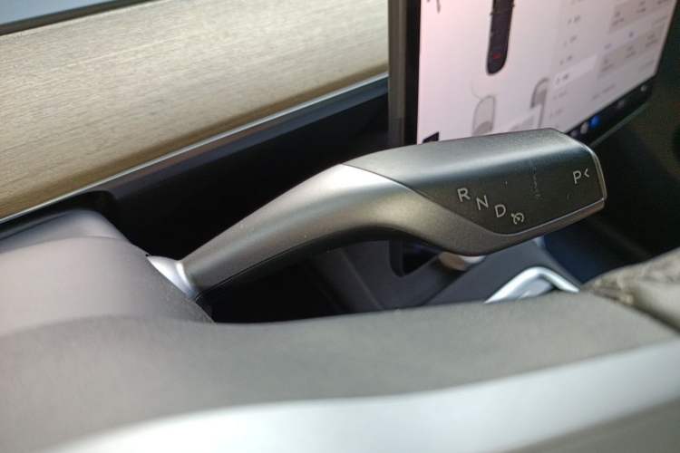 Used Tesla Model Y 2022 Revised Version Rear-Wheel Drive Gear Lever