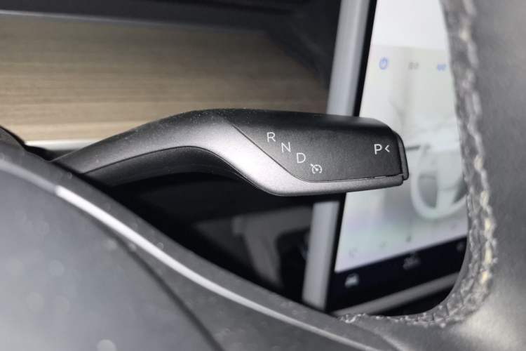 Used Tesla Model Y 2022 Revised Version Rear-Wheel Drive Gear Lever