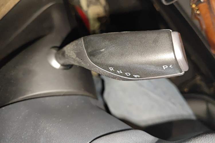 Used Tesla Model Y 2022 Revised Version Rear-Wheel Drive Gear Lever
