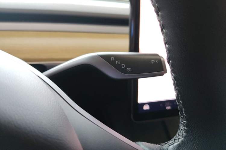 Used Tesla Model Y 2022 Revised Version Rear-Wheel Drive Gear Lever