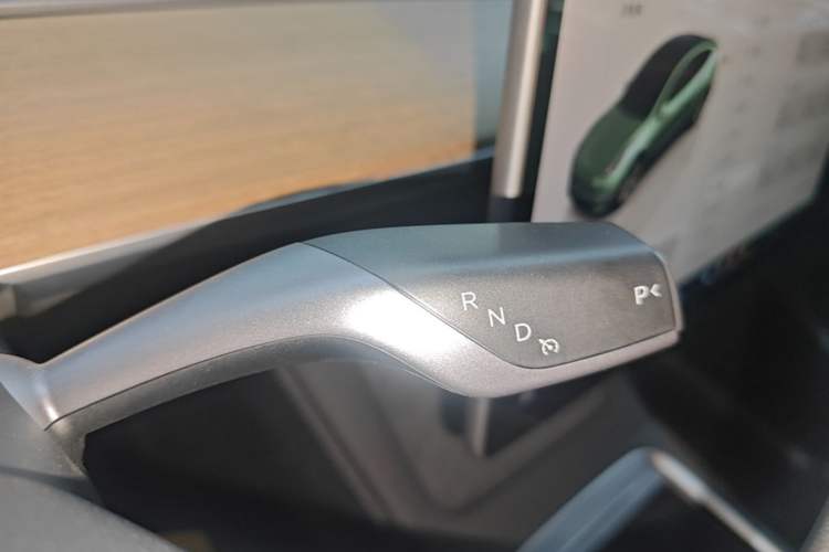 Used Tesla Model Y 2022 Revised Version Rear-Wheel Drive Gear Lever