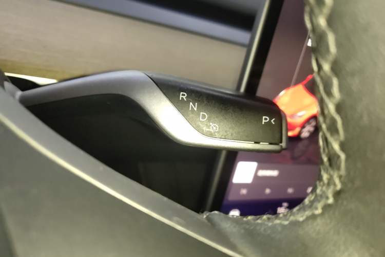 Used Tesla Model Y 2022 Revised Version Rear-Wheel Drive Gear Lever