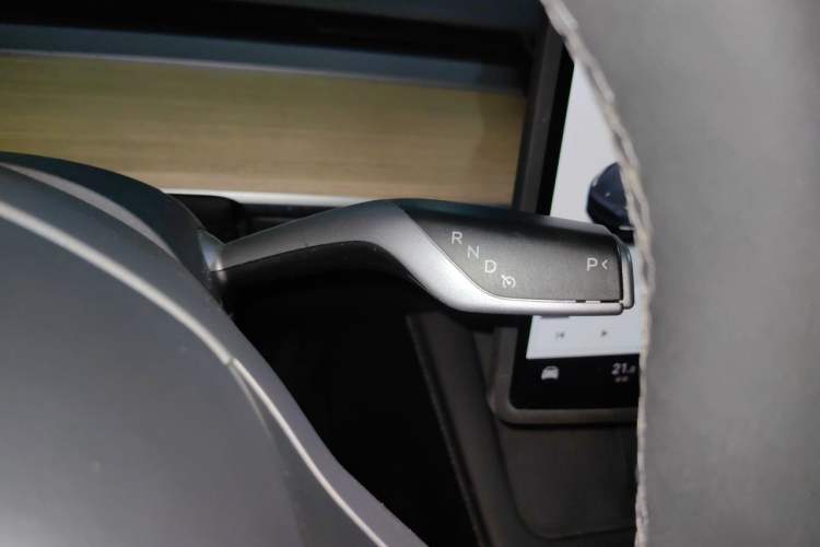 Used Tesla Model Y 2022 Long-Range All-Wheel-Drive Version Gear Lever