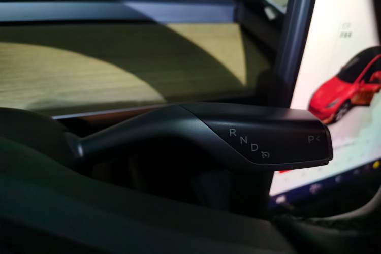 Used Tesla Model Y 2022 Revised Version Rear-Wheel Drive Gear Lever