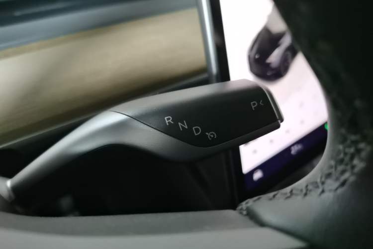 Used Tesla Model Y 2022 Revised Version Rear-Wheel Drive Gear Lever