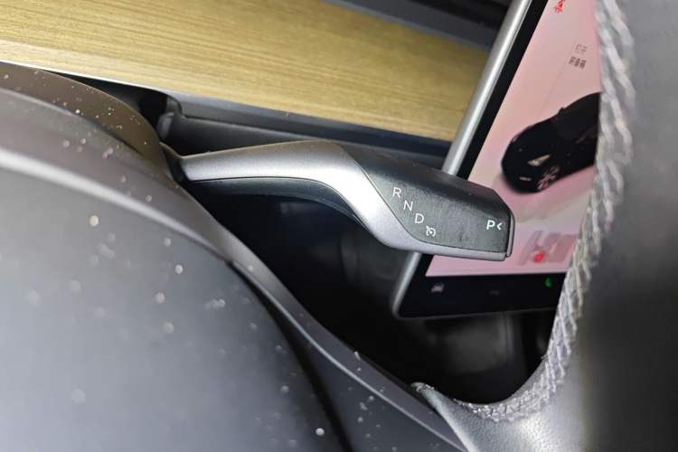 Used Tesla Model Y 2022 Revised Version Rear-Wheel Drive Gear Lever