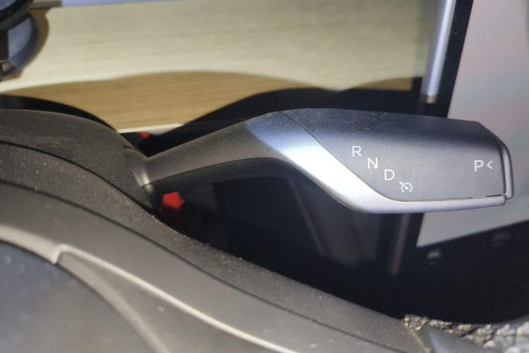 Used Tesla Model Y 2022 Revised Version Rear-Wheel Drive Gear Lever