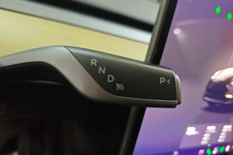 Used Tesla Model Y 2022 Revised Version Rear-Wheel Drive Gear Lever
