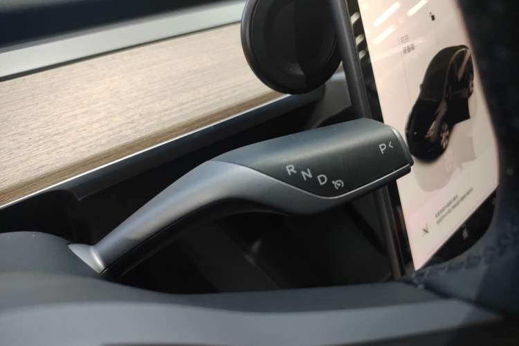 Used Tesla Model Y 2022 Revised Version Rear-Wheel Drive Gear Lever