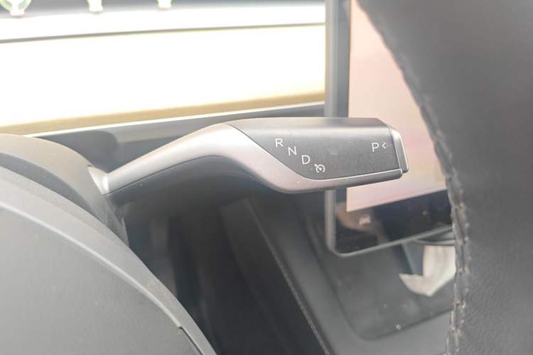 Used Tesla Model Y 2022 Revised Version Rear-Wheel Drive Gear Lever