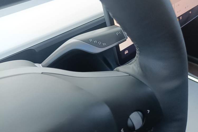 Used Tesla Model Y 2022 Revised Version Rear-Wheel Drive Gear Lever