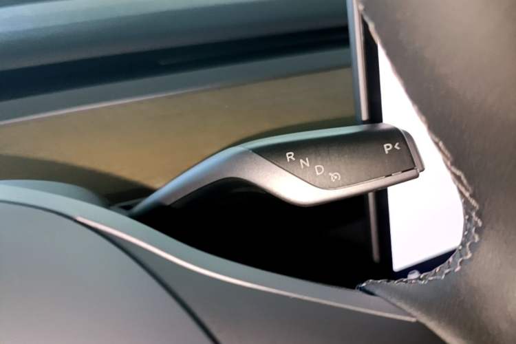 Used Tesla Model Y 2022 Revised Version Rear-Wheel Drive Gear Lever