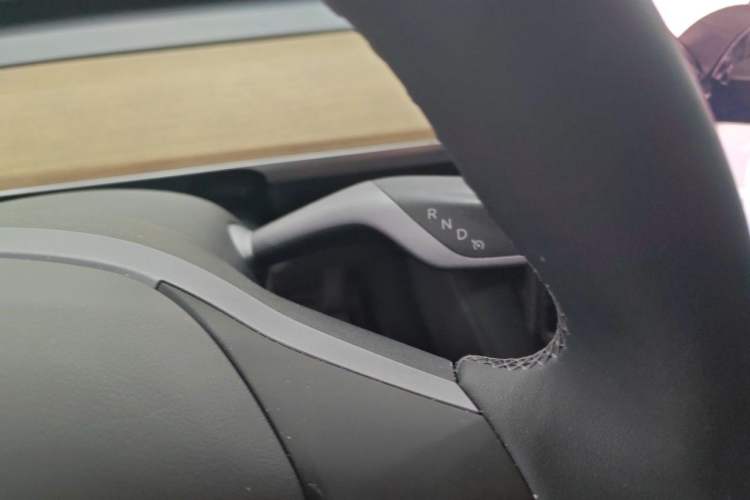 Used Tesla Model Y 2022 Revised Version Rear-Wheel Drive Gear Lever