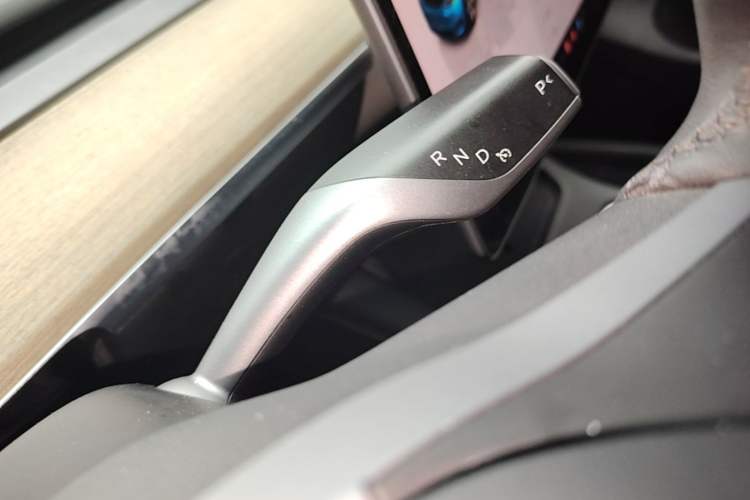 Used Tesla Model Y 2022 Revised Version Rear-Wheel Drive Gear Lever