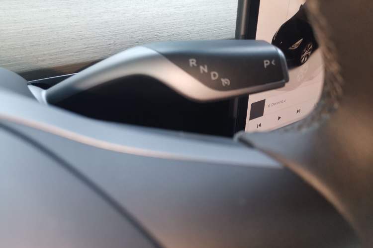 Used Tesla Model Y 2022 Revised Version Rear-Wheel Drive Gear Lever