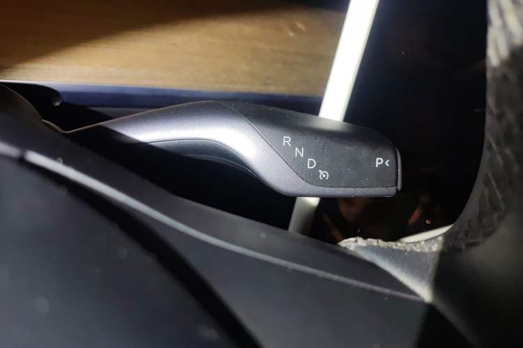 Used Tesla Model Y 2022 Revised Version Rear-Wheel Drive Gear Lever