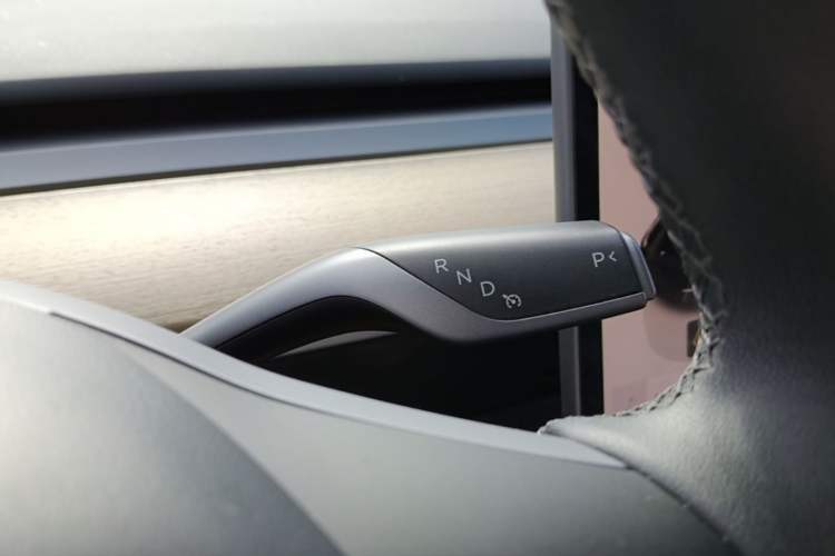 Used Tesla Model Y 2022 Revised Version Rear-Wheel Drive Gear Lever