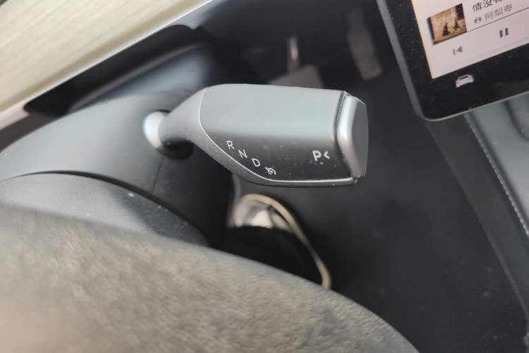 Used Tesla Model Y 2022 Revised Version Rear-Wheel Drive Gear Lever
