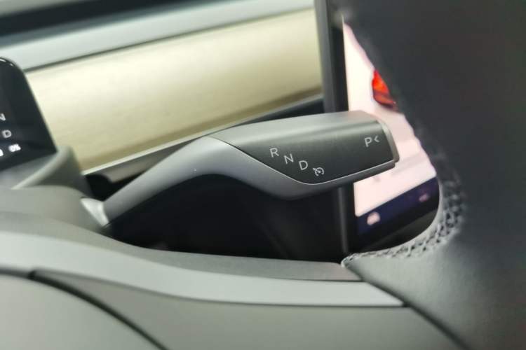 Used Tesla Model Y 2022 Performance High-Performance All-Wheel-Drive Version Gear Lever