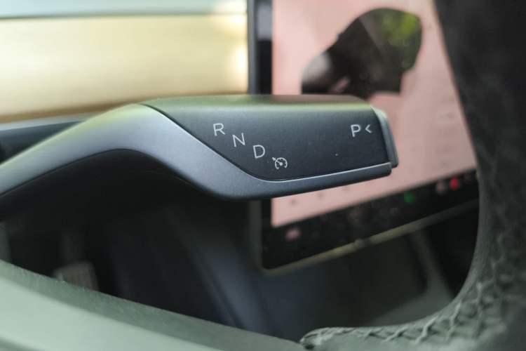 Used Tesla Model Y 2022 Long-Range All-Wheel-Drive Version Gear Lever