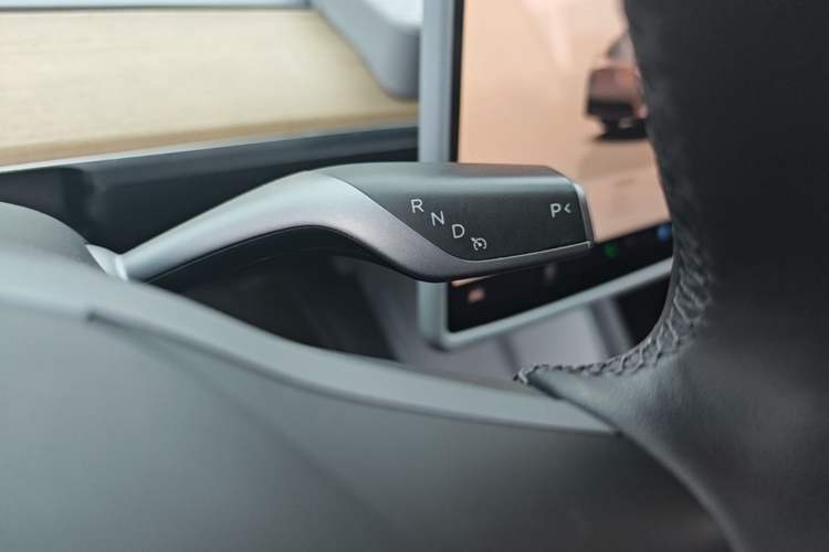 Used Tesla Model Y 2022 Revised Version Rear-Wheel Drive Gear Lever