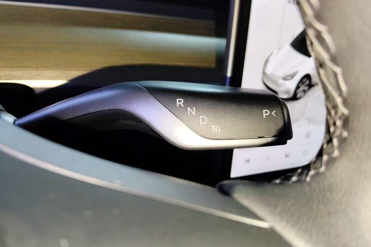 Used Tesla Model Y 2022 Revised Version Rear-Wheel Drive Gear Lever