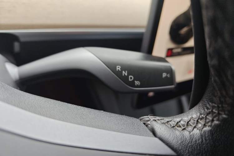 Used Tesla Model Y 2022 Long-Range All-Wheel-Drive Version Gear Lever