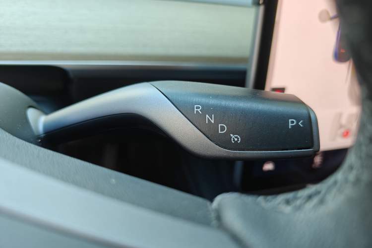 Used Tesla Model Y 2022 Revised Version Rear-Wheel Drive Gear Lever