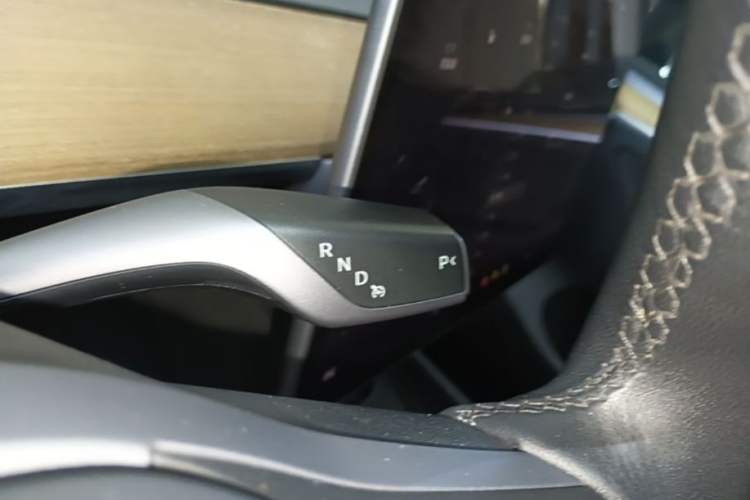Used Tesla Model Y 2022 Revised Version Rear-Wheel Drive Gear Lever