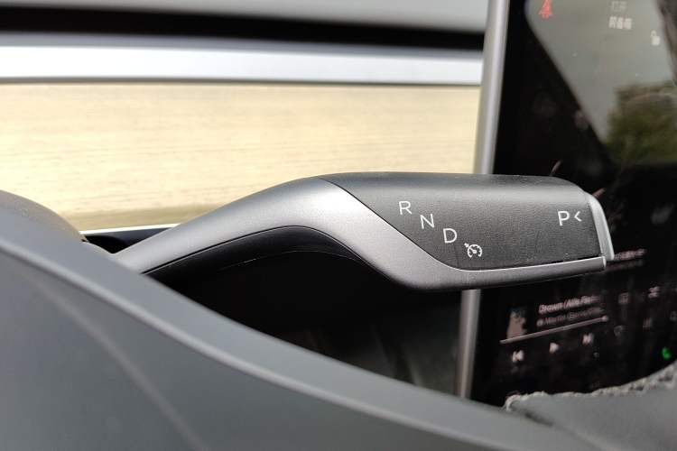 Used Tesla Model Y 2022 Revised Version Rear-Wheel Drive Gear Lever